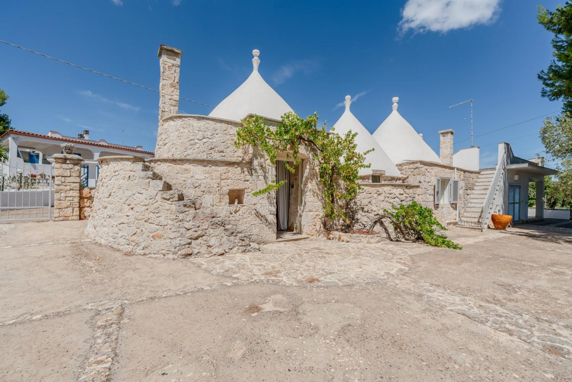 White Conus By Rentbeat Villa Ostuni Exterior photo