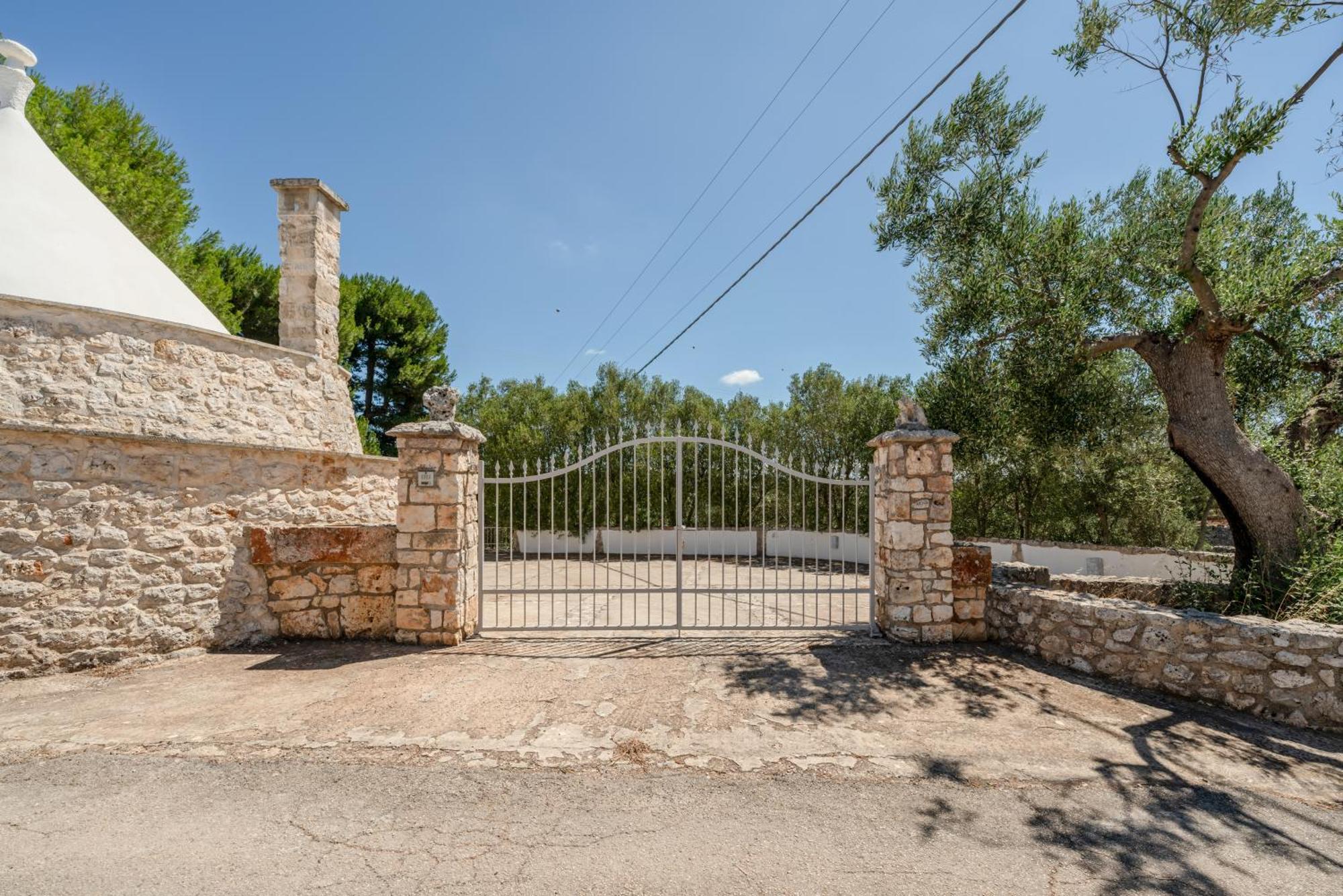 White Conus By Rentbeat Villa Ostuni Exterior photo